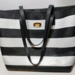 Michael Kors LG Tote With Magnetic Clasp